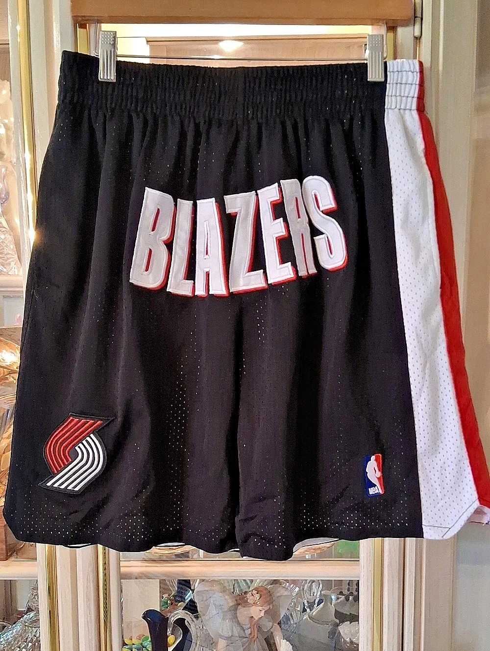 JUST*DON NBA Portland Trail Blazers Basketball Shorts in Black & White. Size L.